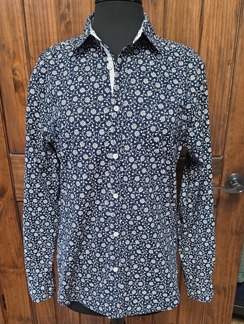Paper Denim & Cloth Navy and White Floral Button-Down Shirt - Size M